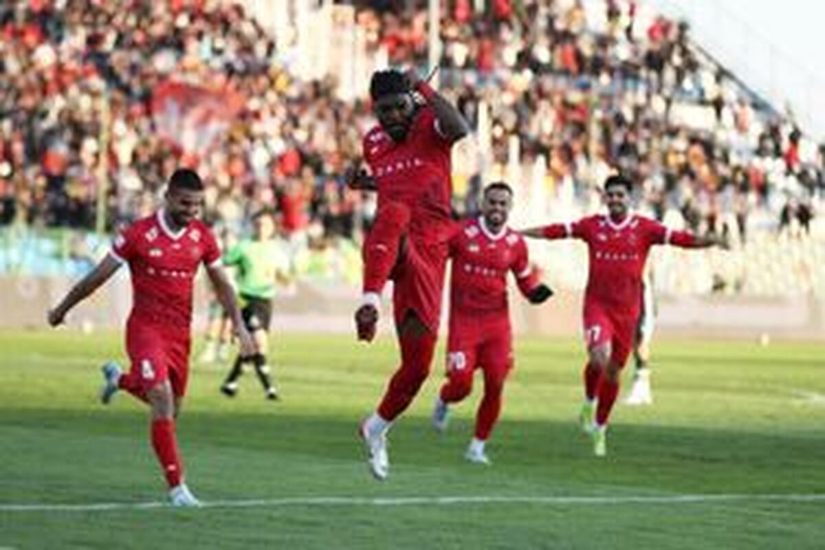 پرسپولیس صدر جدول را از سپاهان پس گرفت 