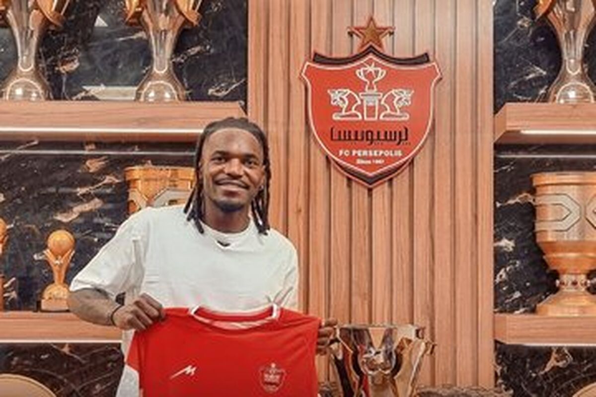 پیراهن رونالدینیو در پاری‌سن‌ژرمن برای ستاره پرسپولیس!