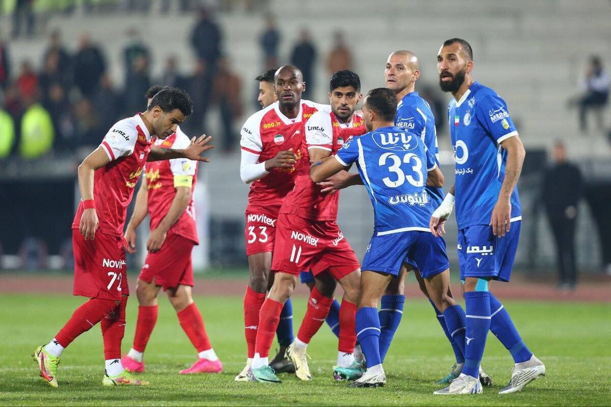 اقدام متقاضیان بانکی استقلال و پرسپولیس برای دریافت مجوز
