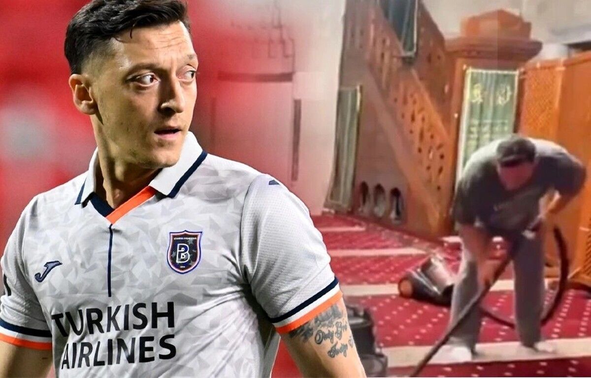 مسوت اوزیل در حال تمیز کردن یک مسجد در استانبول دیده شد
