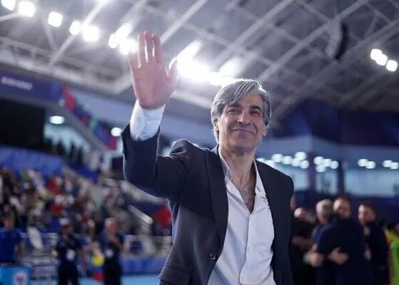 وحید شمسایی در انتقاد از فردوسی‌پور: پشت تریبون خودش نشسته و هر اراجیفی می‌خواهد می‌گوید/ عادل فکر می‌کند علامه دهر است/ ما در هر شرایط و اتفاقی اسم مولا را صدا می‌زنیم